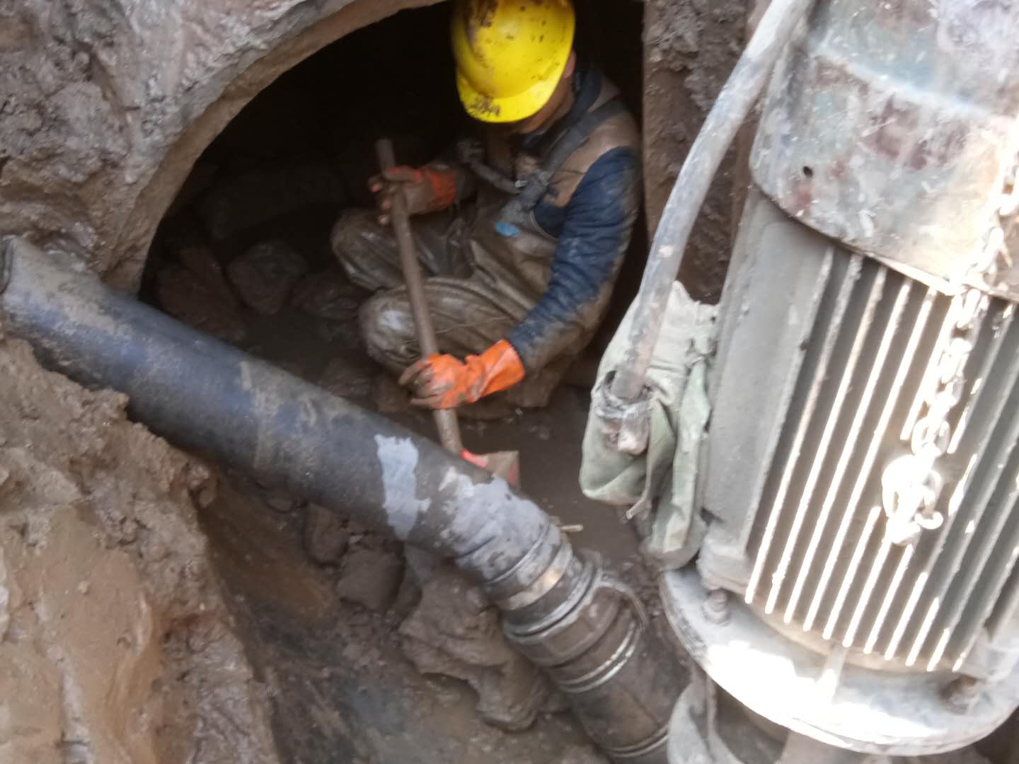 科尔沁管道清淤