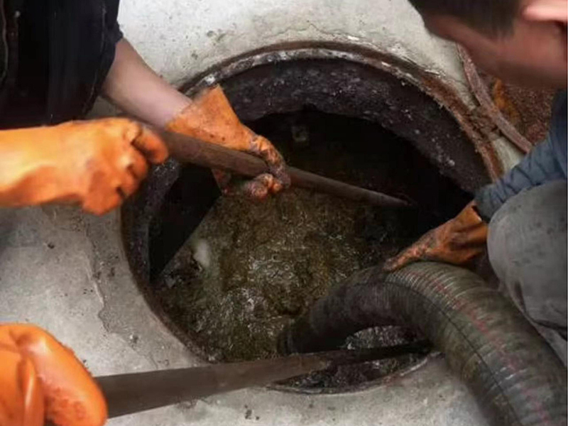 科尔沁清理化粪池时如何避免沼气的危害?